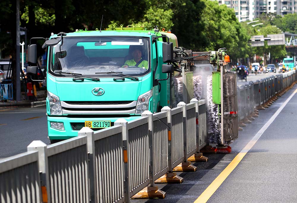 道路清掃的成本如何分配和影響城市預算？
